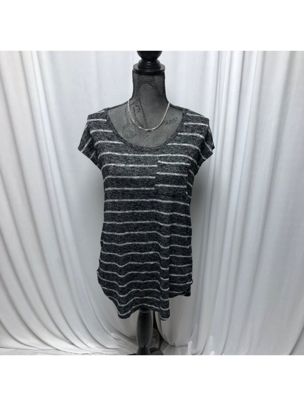 Maurices Sweater Womens Sz Small Black White Heathered Striped Short Sleeve Top